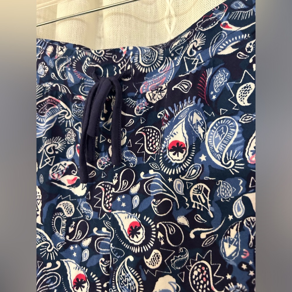 Cuddl Duds navy, floral pajama pants w/ pockets and pull string. Sz. XL